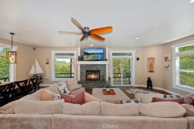 1036 Sandalwood, Lake Arrowhead, CA 92352