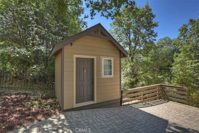 1036 Sandalwood, Lake Arrowhead, CA 92352