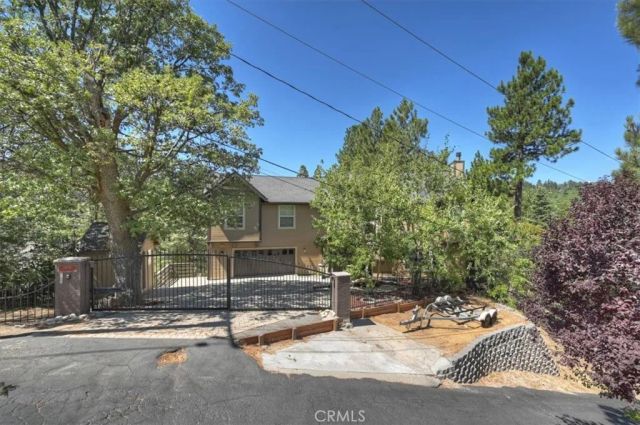 1036 Sandalwood, Lake Arrowhead, CA 92352