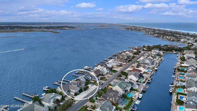 233 Curtis Point Drive, Mantoloking, NJ 08738