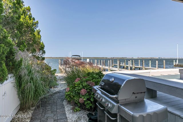 233 Curtis Point Drive, Mantoloking, NJ 08738
