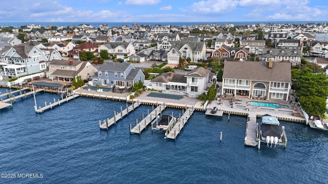 233 Curtis Point Drive, Mantoloking, NJ 08738