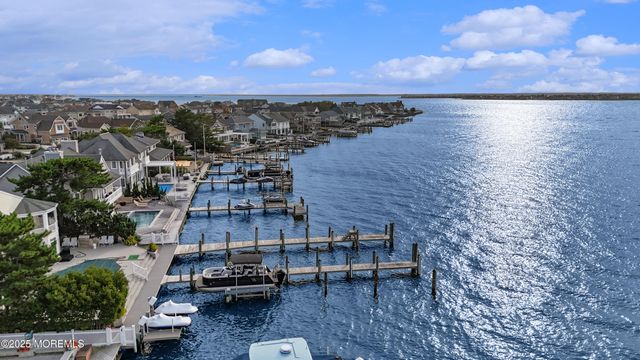 233 Curtis Point Drive, Mantoloking, NJ 08738