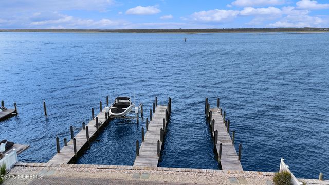233 Curtis Point Drive, Mantoloking, NJ 08738