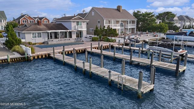 233 Curtis Point Drive, Mantoloking, NJ 08738