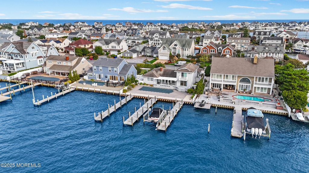 233 Curtis Point Drive, Mantoloking, NJ 08738
