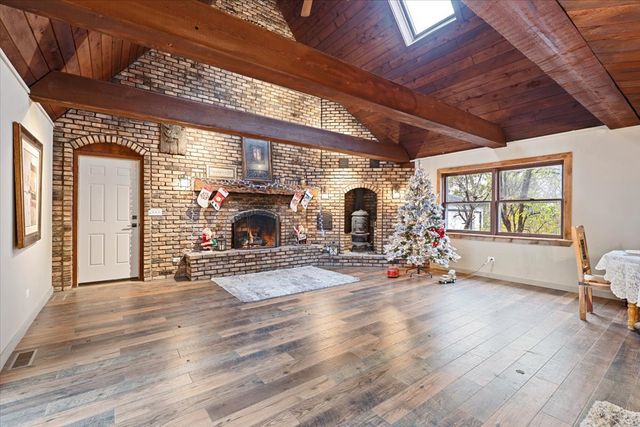 27 Maple Avenue, Lake Zurich, IL 60047