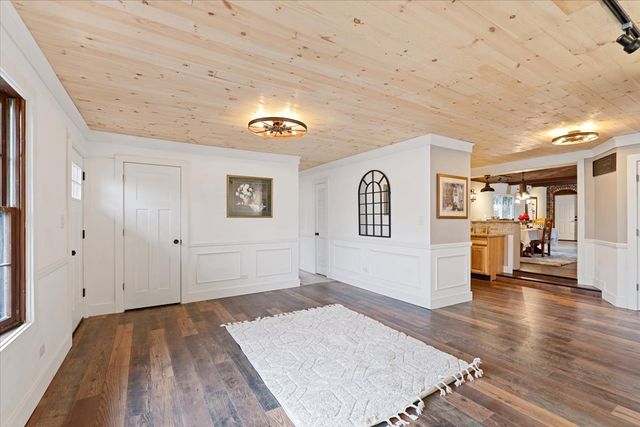 27 Maple Avenue, Lake Zurich, IL 60047