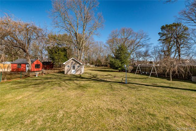 869 Udall Road, West Islip, NY 11795