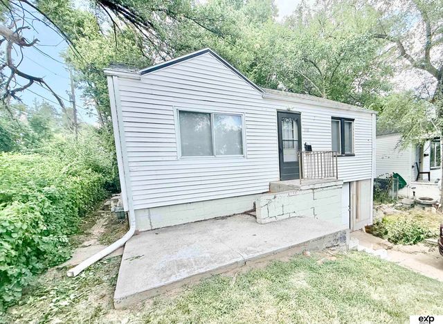 3710 Bedford Avenue, Omaha, NE 68111