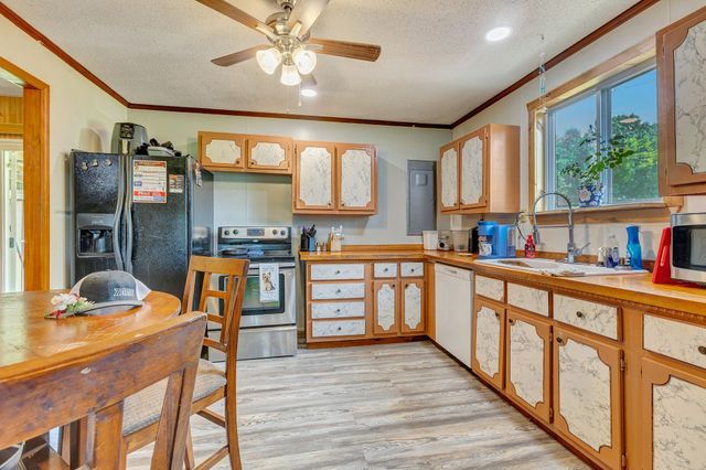 111 School St, Cumberland Furnace, TN 37051