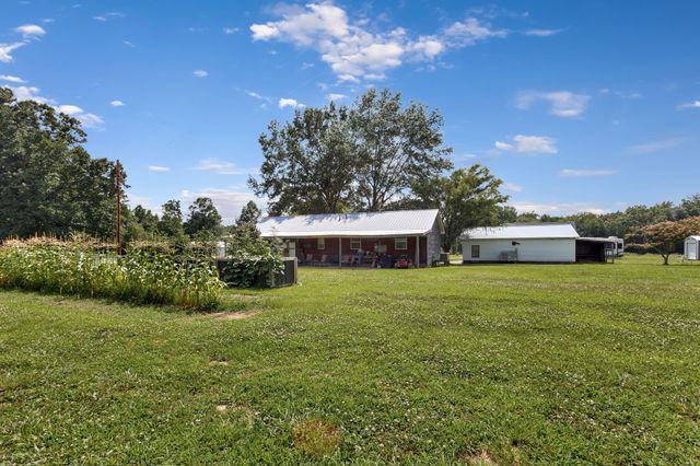 111 School St, Cumberland Furnace, TN 37051