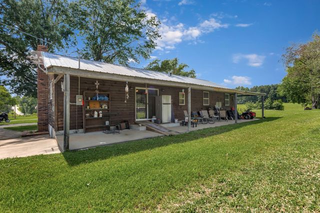 111 School St, Cumberland Furnace, TN 37051