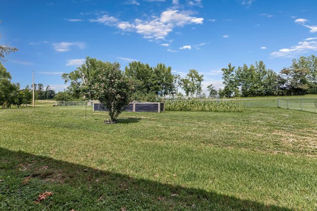 111 School St, Cumberland Furnace, TN 37051