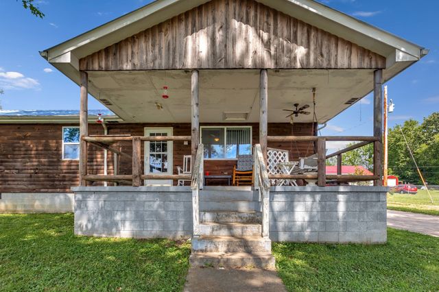 111 School St, Cumberland Furnace, TN 37051