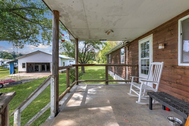 111 School St, Cumberland Furnace, TN 37051
