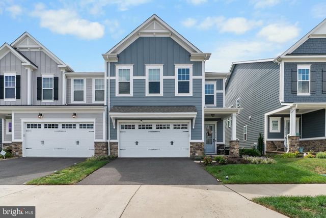 18140 MOSS GARDEN RD, Dumfries, VA 22026