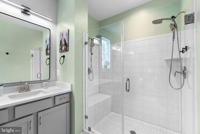 18140 MOSS GARDEN RD, Dumfries, VA 22026
