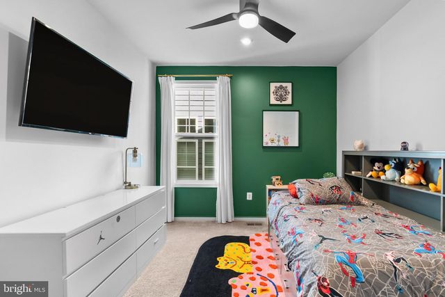 18140 MOSS GARDEN RD, Dumfries, VA 22026