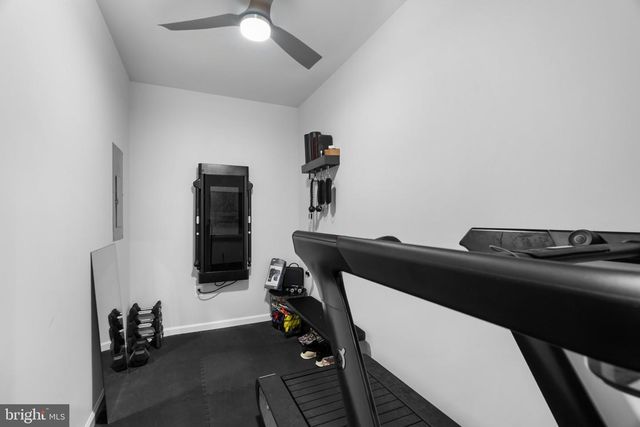 18140 MOSS GARDEN RD, Dumfries, VA 22026