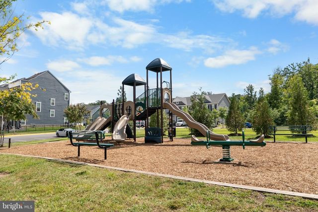 18140 MOSS GARDEN RD, Dumfries, VA 22026