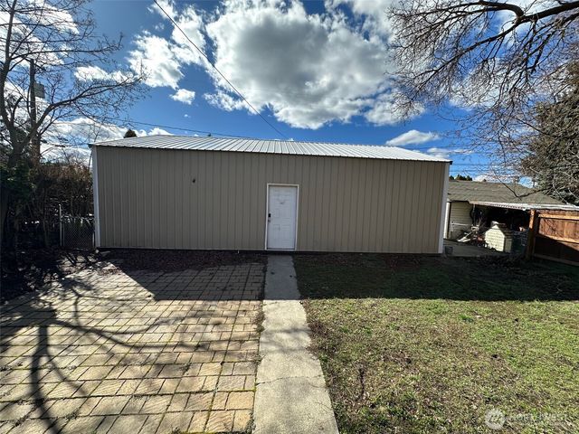 4811 N Lincoln Street, Spokane, WA 99205