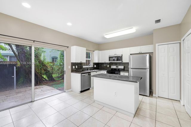 2943 SE 15th Ter, Homestead, FL 33035