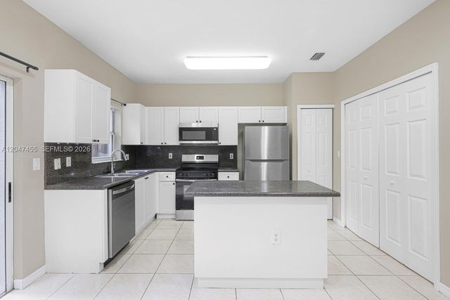 2943 SE 15th Ter, Homestead, FL 33035