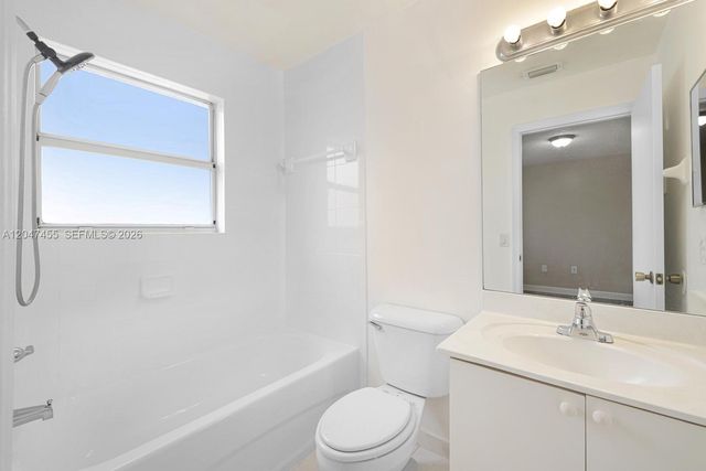 2943 SE 15th Ter, Homestead, FL 33035