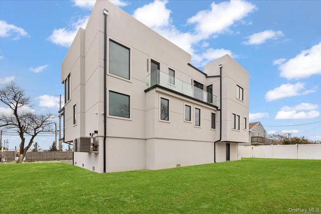 1368 Beech Street, Atlantic Beach, NY 11509