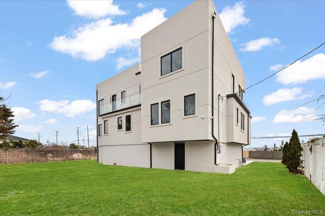 1368 Beech Street, Atlantic Beach, NY 11509