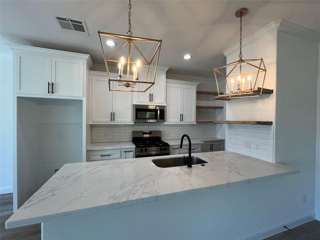 112 Capetown Circle, Conroe, TX 77356