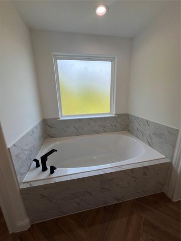 112 Capetown Circle, Conroe, TX 77356