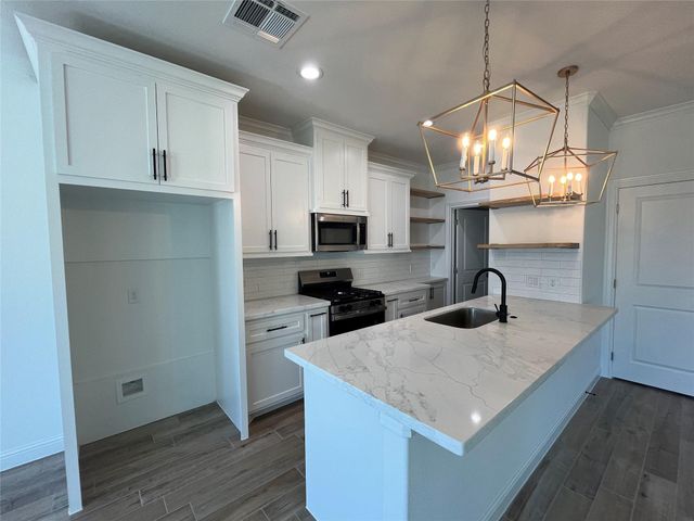 112 Capetown Circle, Conroe, TX 77356