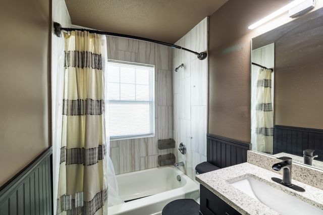 201 NE Grant Street, Ankeny, IA 50021