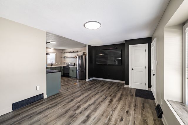 201 NE Grant Street, Ankeny, IA 50021