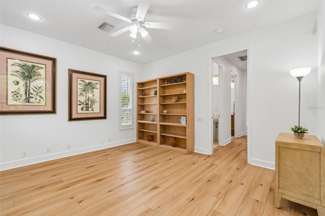 21105 LAKE VIENNA DRIVE, Land O Lakes, FL 34638