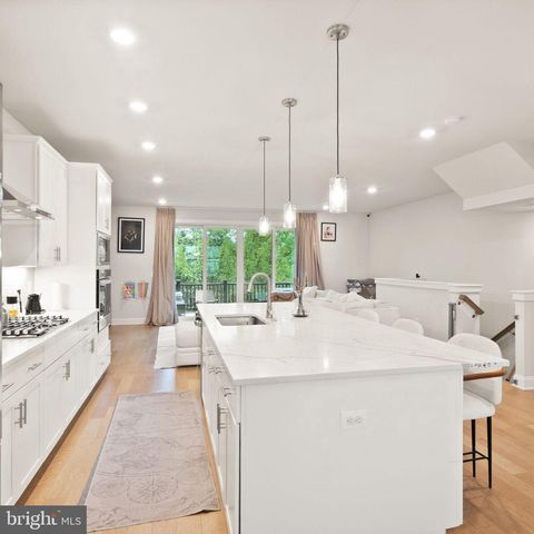 2615 JETSTREAM RD, Herndon, VA 20171
