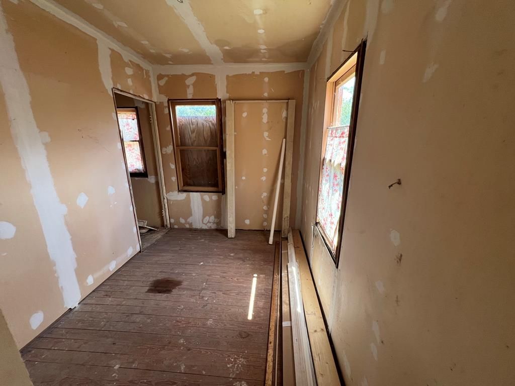 Image 3 of property listing at 113 E 9th St, San Angelo, TX 76903