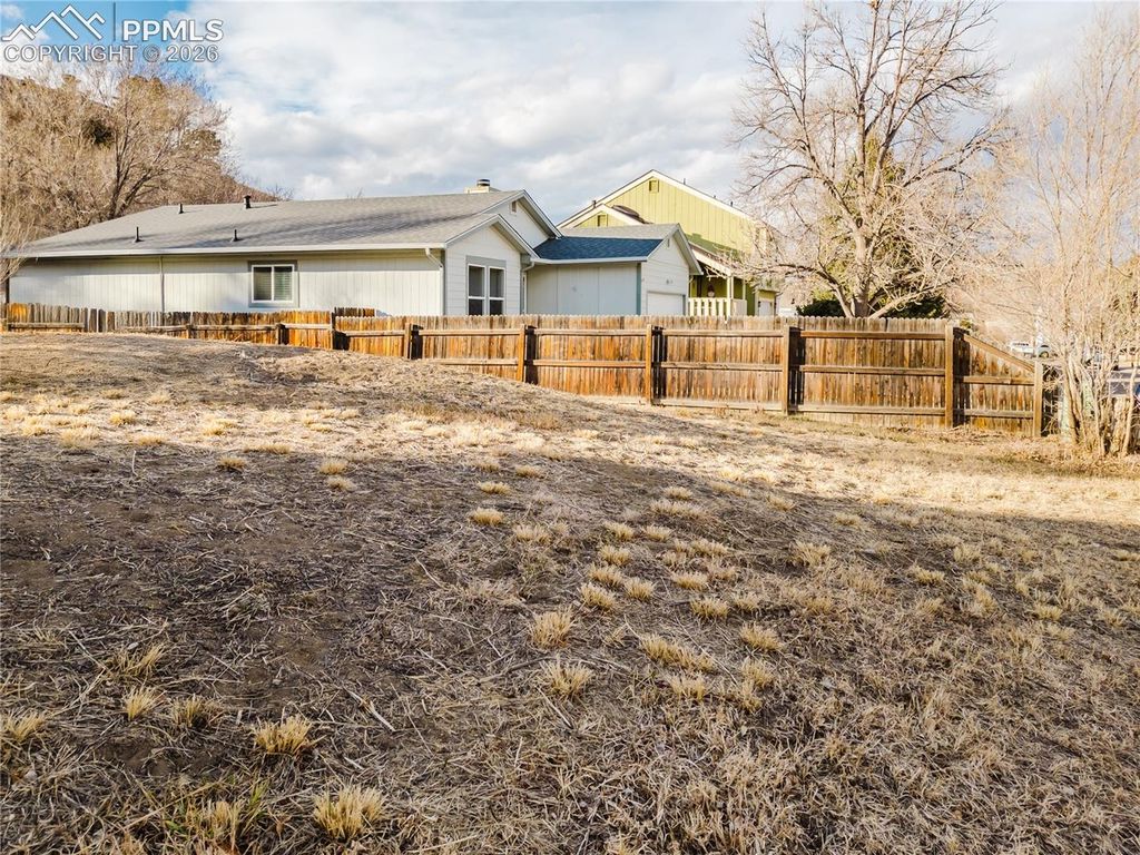 890 Columbine Avenue, Colorado Springs, CO 80904 — photo 3