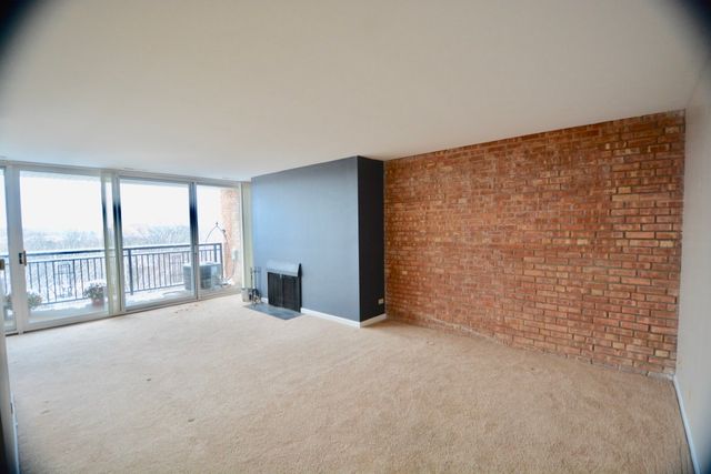 6020 Oakwood Drive 4H, Lisle, IL 60532