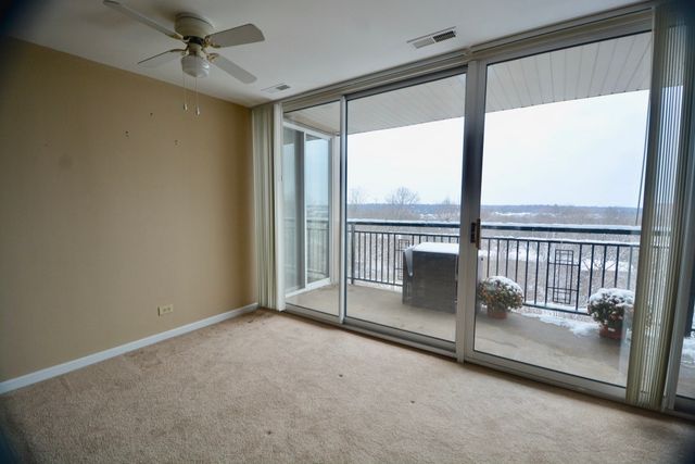 6020 Oakwood Drive 4H, Lisle, IL 60532