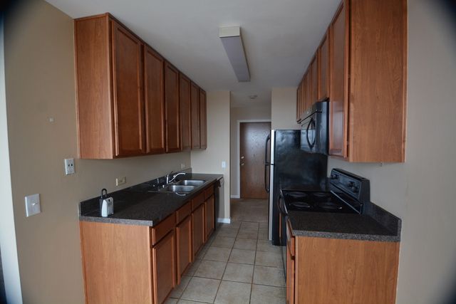 6020 Oakwood Drive 4H, Lisle, IL 60532