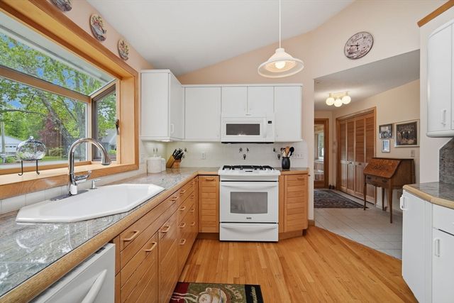 30 Birch Hill Road, Northampton, MA 01062