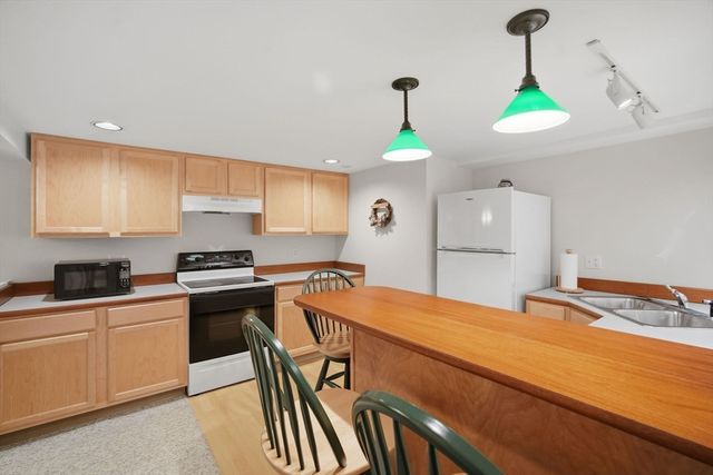 30 Birch Hill Road, Northampton, MA 01062