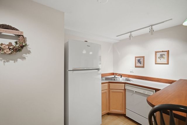 30 Birch Hill Road, Northampton, MA 01062