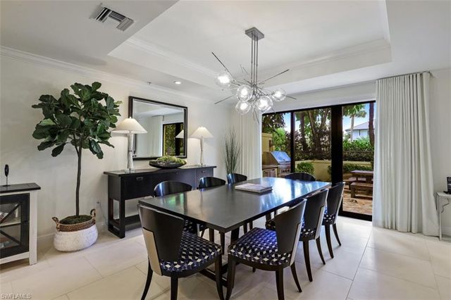 270 5th AVE S H-2, Naples, FL 34102
