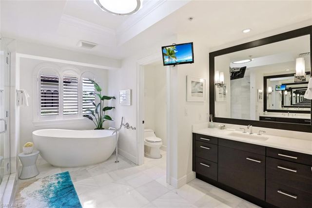270 5th AVE S H-2, Naples, FL 34102