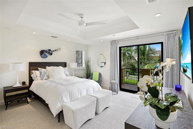 270 5th AVE S H-2, Naples, FL 34102