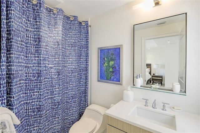 270 5th AVE S H-2, Naples, FL 34102